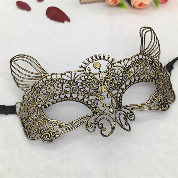 Kuldne kõrvadega pitsist mask sobib ideaalselt erinevateks pidulikeks sündmusteks, nagu ballid, karnevalid, pulmad ja sünnipäevad.