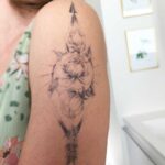 Poolpüsiv ajutine tattoo õlavarrel kuus päeva peale paigaldamist
