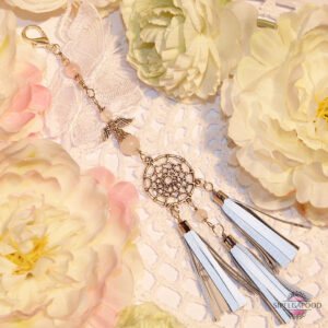 Roosa kvartsi ja unenäopüüdjaga pikk helkur-ripats